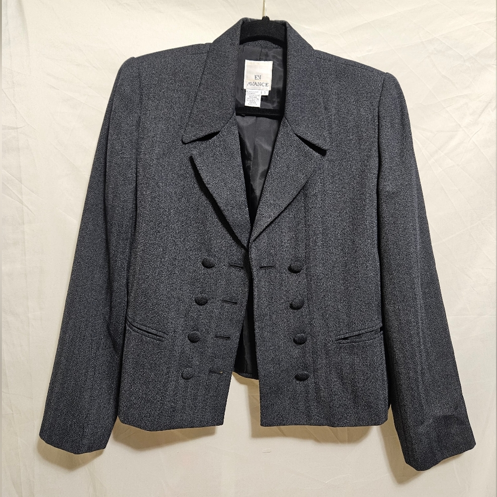 EN Avance Dark Gray Blazer Size 6, Made in Italy, Lined.
